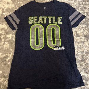 NFL Team Apparel Women's Seattle Seahawks Tee Large V Neck